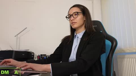 Snapshot of alice_bane chatting on March 2, 2025, 4:21 pm A R Y A  T I A online show from March 2, 2025, 4:21 pm