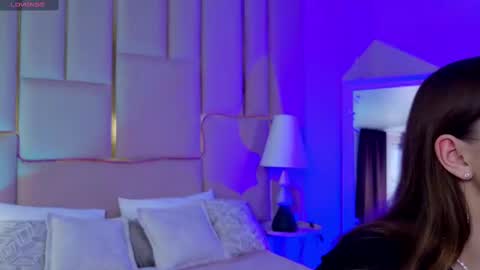 Snapshot of alice_charmy chatting on February 24, 2025, 5:11 am Alice in Wonderland online show from February 24, 2025, 5:11 am