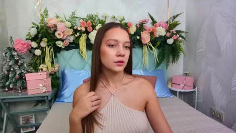 Snapshot of alice_charmy chatting on December 20, 2025, 5:09 pm Alice in Wonderland online show from December 20, 2025, 5:09 pm
