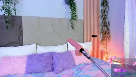 Mey online show from April 15, 2026, 10:32 pm