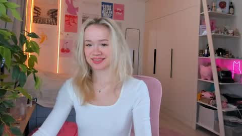 Snapshot of alice_forfun chatting on April 19, 2026, 3:06 am Alichery online show from April 19, 2026, 3:06 am