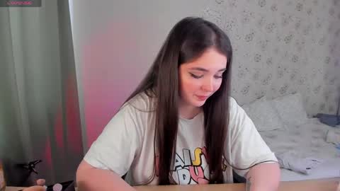 Snapshot of alice_next_door_ chatting on April 3, 2026, 1:20 pm Alice online show from April 3, 2026, 1:20 pm