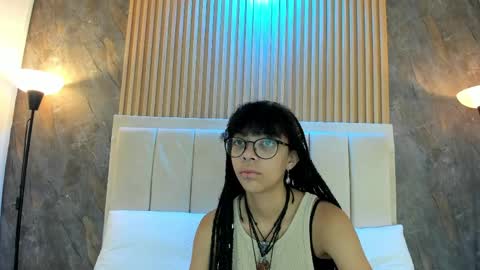 alice_rossi4 online show from May 11, 2026, 11:16 am