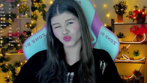 Snapshot of alice_tails chatting on October 14, 2025, 10:32 pm Alice online show from October 14, 2025, 10:32 pm