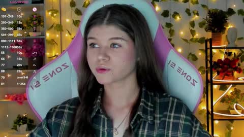 Snapshot of alice_tails chatting on October 23, 2025, 9:13 pm Alice online show from October 23, 2025, 9:13 pm