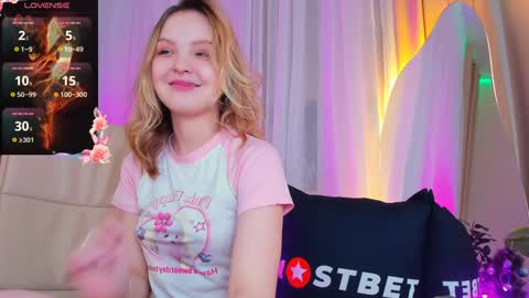 Snapshot of alice_tucci chatting on December 14, 2024, 4:52 pm Alice online show from December 14, 2024, 4:52 pm