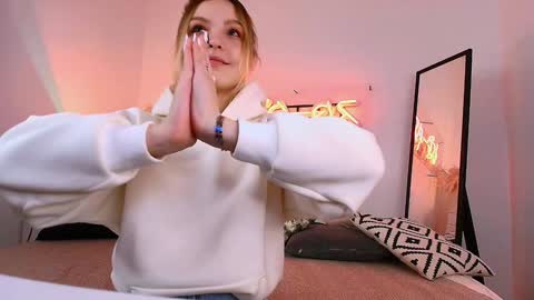 Snapshot of alice_tucci chatting on January 2, 2025, 12:57 pm Alice online show from January 2, 2025, 12:57 pm