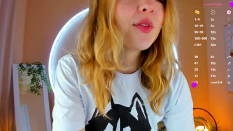 Snapshot of alice_tucci chatting on February 5, 2025, 6:46 am Alice online show from February 5, 2025, 6:46 am