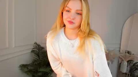 Snapshot of alice_tucci chatting on November 24, 2025, 1:55 pm Alice online show from November 24, 2025, 1:55 pm