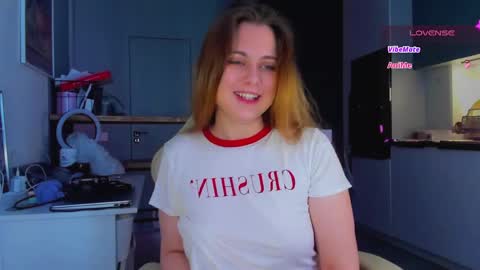 Snapshot of alice_wander chatting on May 1, 2026, 4:06 am Alice online show from May 1, 2026, 4:06 am