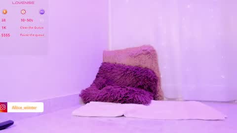 Snapshot of alice_wiinter chatting on December 12, 2024, 2:37 am Alice  online show from December 12, 2024, 2:37 am