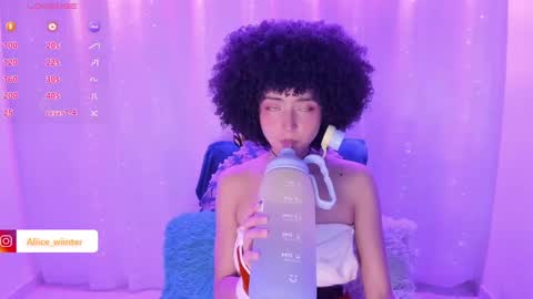 Snapshot of alice_wiinter chatting on December 24, 2024, 7:33 pm Alice  online show from December 24, 2024, 7:33 pm