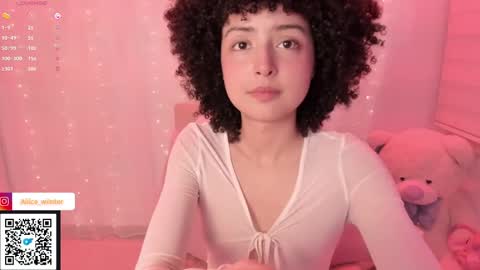 Snapshot of alice_wiinter chatting on September 19, 2025, 6:08 pm Alice  online show from September 19, 2025, 6:08 pm