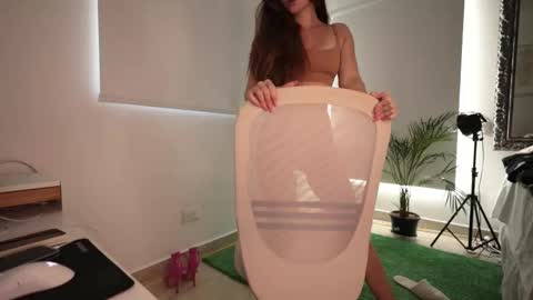 alicealberts online show from September 10, 2025, 9:04 pm