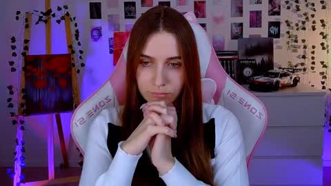 alicecharmy online show from March 7, 2025, 4:11 pm