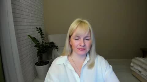 Snapshot of alicee__grace chatting on February 15, 2026, 4:58 pm Alicee online show from February 15, 2026, 4:58 pm