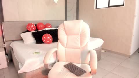 Snapshot of alicee_clark_ chatting on February 14, 2026, 1:41 pm alicee_clark_ online show from February 14, 2026, 1:41 pm