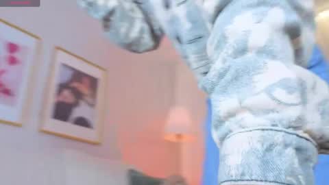 Snapshot of alicee_milf_ chatting on May 6, 2026, 7:19 pm Aleja online show from May 6, 2026, 7:19 pm