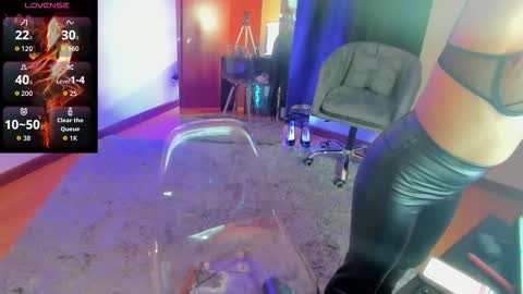 Snapshot of alicee_roos chatting on March 4, 2026, 10:05 pm Alice online show from March 4, 2026, 10:05 pm