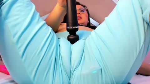 alicehott_05 online show from June 26, 2026, 4:06 am