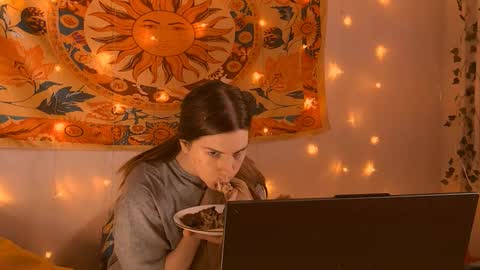 Alice online show from February 15, 2026, 7:51 am