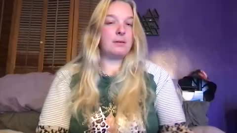 Alice online show from December 17, 2025, 11:33 pm