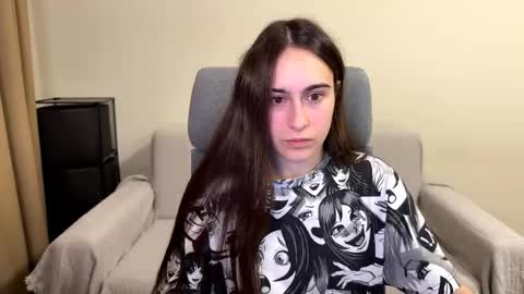 alicekollt online show from June 8, 2026, 8:20 pm