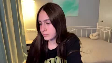 alicekollt online show from June 15, 2026, 5:59 pm