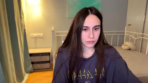 alicekollt online show from July 9, 2026, 6:34 pm