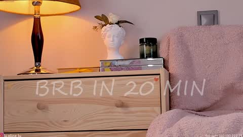 Snapshot of alicelu_ chatting on February 4, 2025, 11:05 am Elle online show from February 4, 2025, 11:05 am