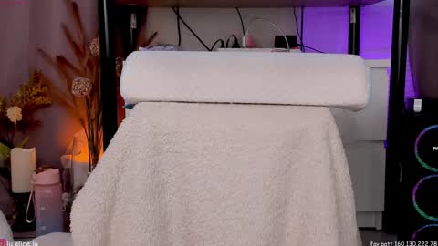 Snapshot of alicelu_ chatting on February 5, 2025, 7:07 am Elle online show from February 5, 2025, 7:07 am