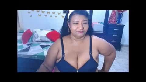 yasmin online show from November 30, 2025, 3:54 am