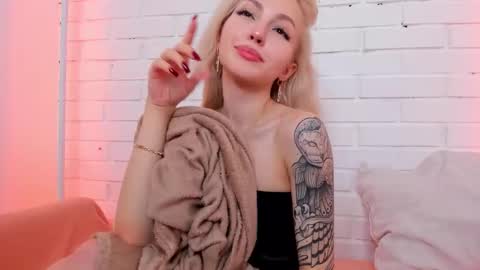 alicemonro online show from December 4, 2025, 2:43 am