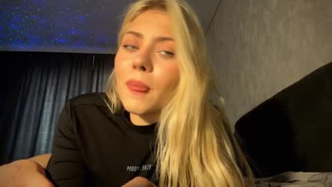 aliceoceaneyes online show from October 5, 2025, 11:52 am