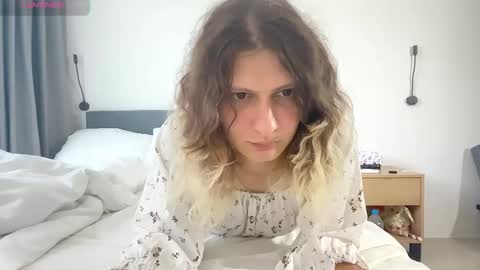 AlicePinkhead online show from October 7, 2025, 6:10 am