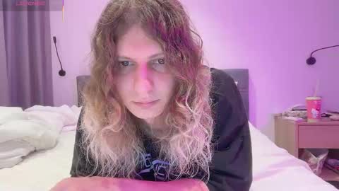 AlicePinkhead online show from November 25, 2025, 5:07 am