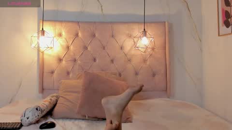 Alice Pol  online show from February 14, 2025, 2:02 pm