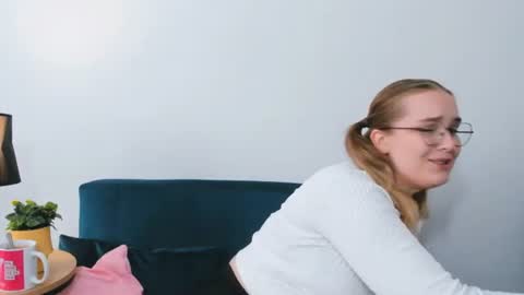 alicesensitive online show from September 25, 2025, 1:15 pm