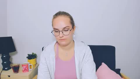 alicesensitive online show from October 2, 2025, 8:16 pm