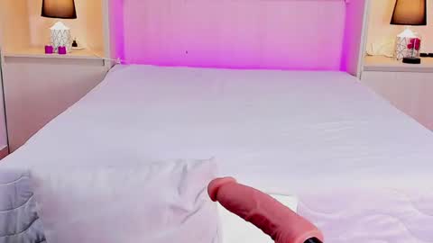 A L I C E  T H U N D E R online show from February 23, 2025, 4:17 am