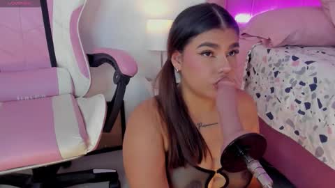 A L I C E  T H U N D E R online show from November 2, 2025, 4:15 am