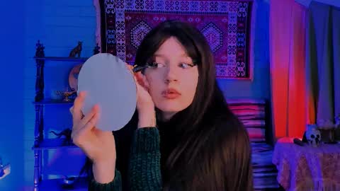 alicewelch_ online show from October 4, 2025, 8:34 am
