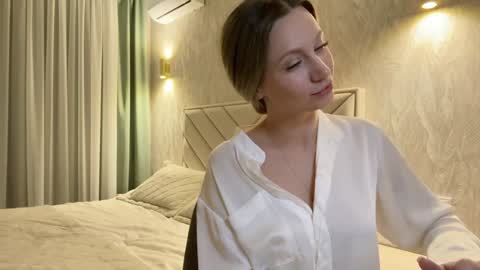 Snapshot of alicewonders_ chatting on January 23, 2025, 10:22 pm Alice online show from January 23, 2025, 10:22 pm