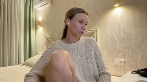 Snapshot of alicewonders_ chatting on January 31, 2025, 10:31 pm Alice online show from January 31, 2025, 10:31 pm