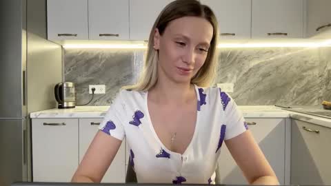 Snapshot of alicewonders_ chatting on March 6, 2025, 10:09 am Alice online show from March 6, 2025, 10:09 am