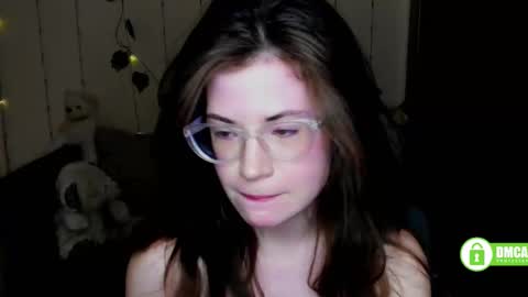 Alicia online show from February 18, 2025, 9:42 pm