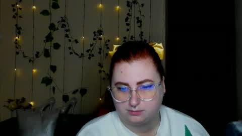 Snapshot of alicia_side_red chatting on March 16, 2026, 12:20 pm Alicia online show from March 16, 2026, 12:20 pm