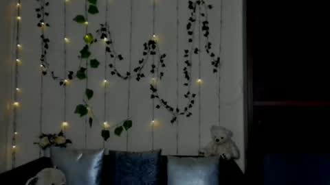 Snapshot of alicia_side_red chatting on April 12, 2026, 5:23 am Alicia online show from April 12, 2026, 5:23 am