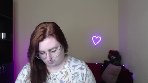 Snapshot of alicia_side_red chatting on April 16, 2026, 11:22 am Alicia online show from April 16, 2026, 11:22 am