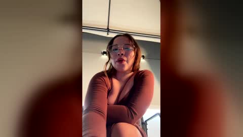 Alicia  online show from May 17, 2026, 12:52 am